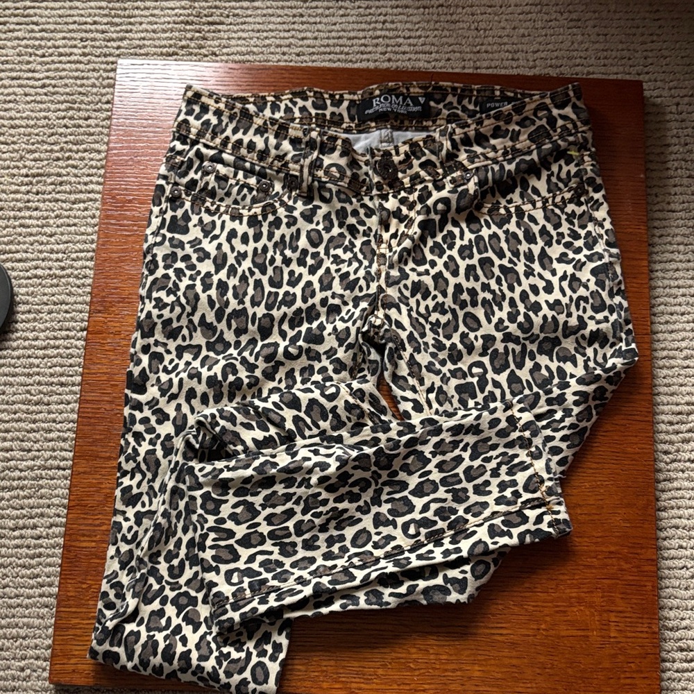 ROMA PREMIUM COLLECTION NEW YORK Power Skinny, leopard print pants. Size 3